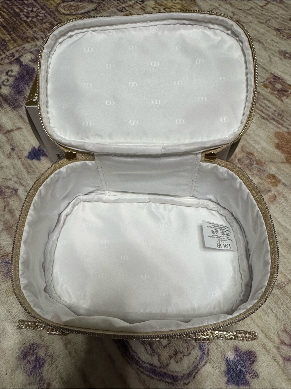 Dior Gold Woven Cosmetic Case with Star Crest - Picture 3 of 4